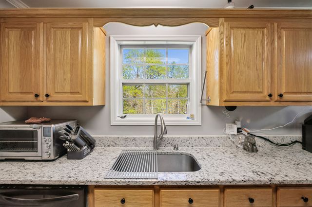 3084 Bowker Rd, Charlotte, TN 37036