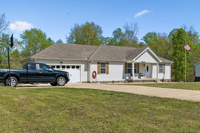 3084 Bowker Rd, Charlotte, TN 37036