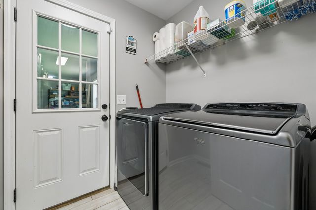 3084 Bowker Rd, Charlotte, TN 37036
