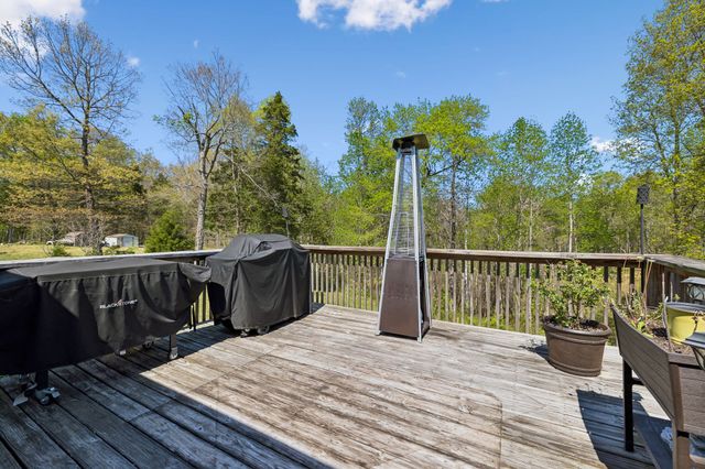 3084 Bowker Rd, Charlotte, TN 37036
