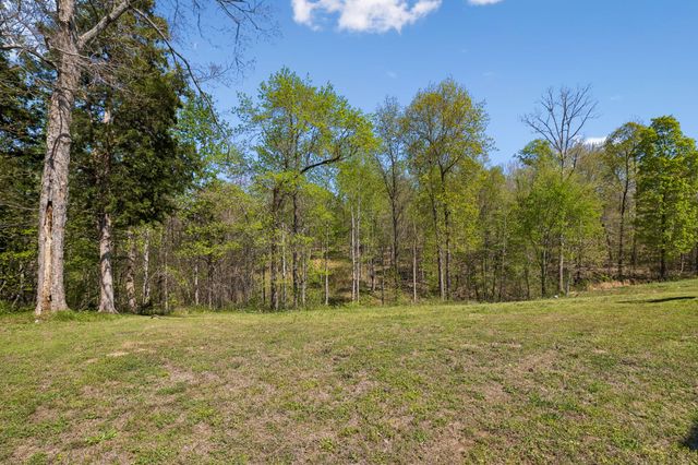 3084 Bowker Rd, Charlotte, TN 37036