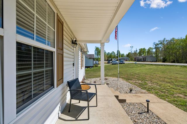 3084 Bowker Rd, Charlotte, TN 37036