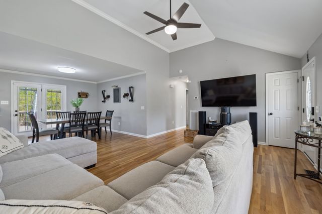 3084 Bowker Rd, Charlotte, TN 37036