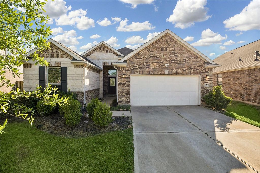 22207 Davenport Downs Lane, Richmond, TX 77469