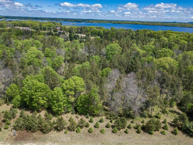 N8034 North Shore Drive, New Lisbon, WI 53950
