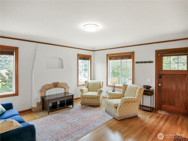 205 NW 101st Street, Seattle, WA 98177