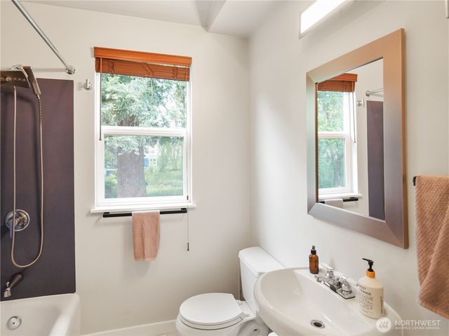 205 NW 101st Street, Seattle, WA 98177