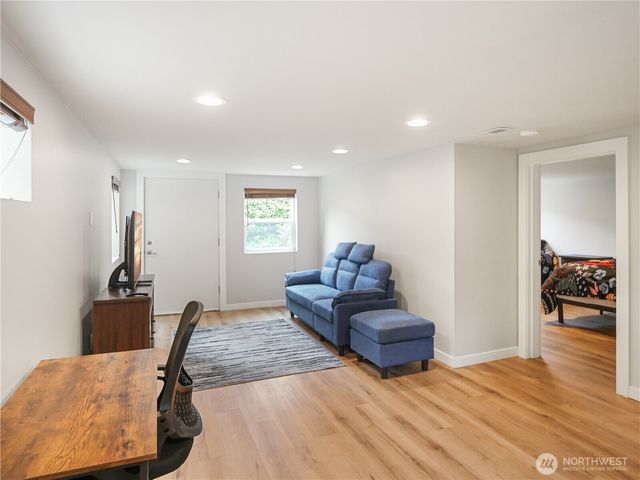 205 NW 101st Street, Seattle, WA 98177