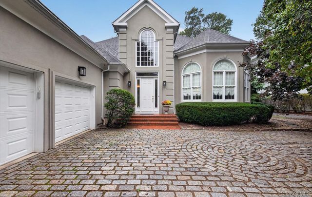 36 Stone Hill Drive S, Manhasset, NY 11030