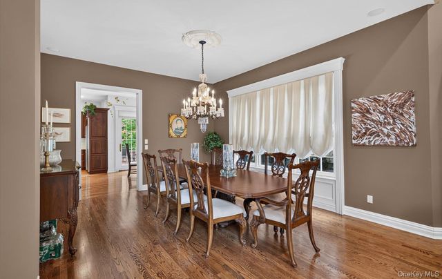 36 Stone Hill Drive S, Manhasset, NY 11030