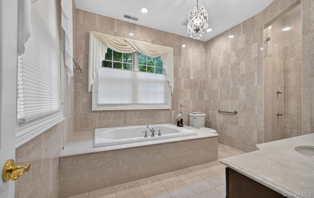 36 Stone Hill Drive S, Manhasset, NY 11030