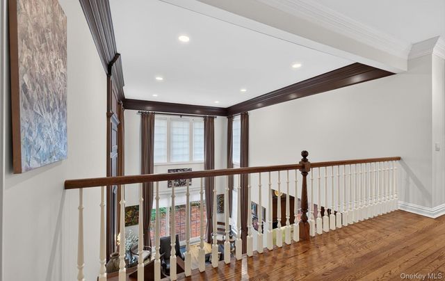 36 Stone Hill Drive S, Manhasset, NY 11030