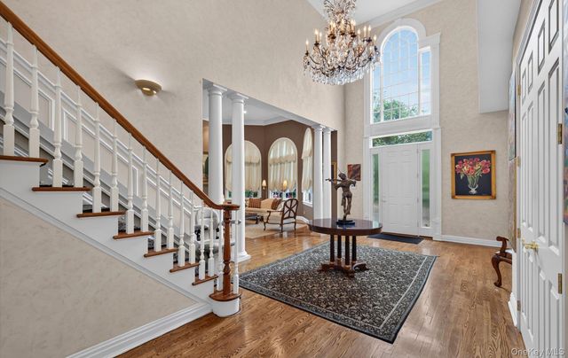 36 Stone Hill Drive S, Manhasset, NY 11030