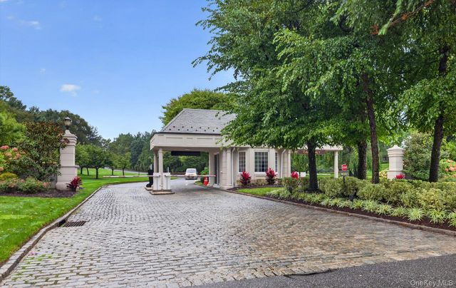 36 Stone Hill Drive S, Manhasset, NY 11030
