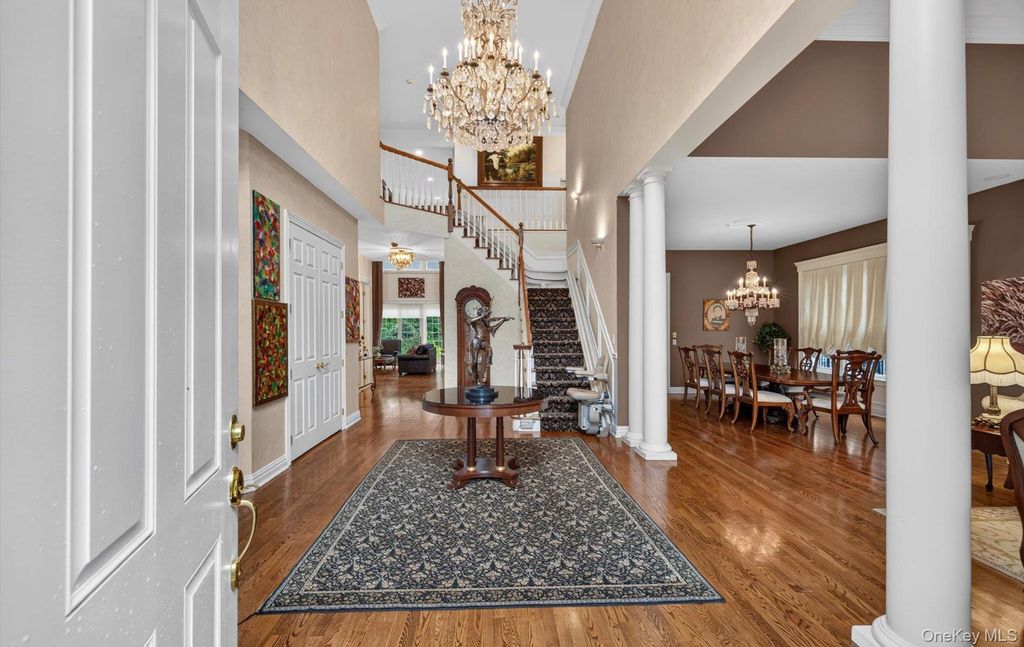 36 Stone Hill Drive S, Manhasset, NY 11030 — photo 3