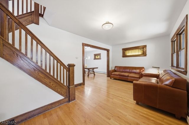 37 Buena Vista Ave, Hawthorne Boro, NJ 07506