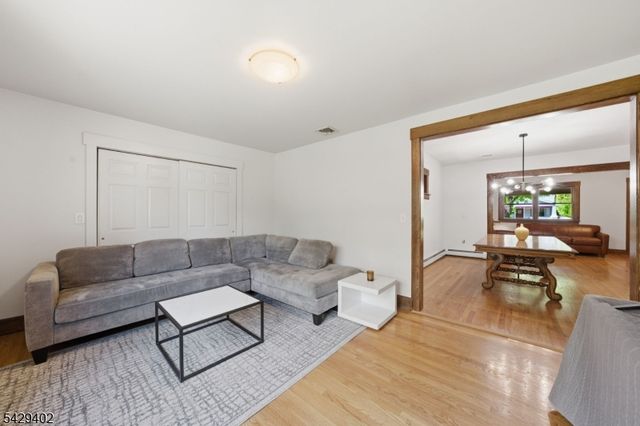 37 Buena Vista Ave, Hawthorne Boro, NJ 07506