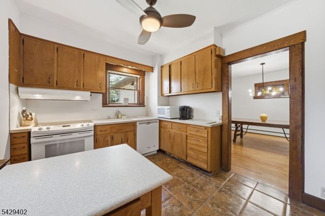 37 Buena Vista Ave, Hawthorne Boro, NJ 07506
