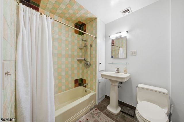 37 Buena Vista Ave, Hawthorne Boro, NJ 07506