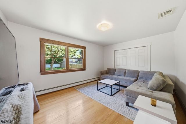 37 Buena Vista Ave, Hawthorne Boro, NJ 07506