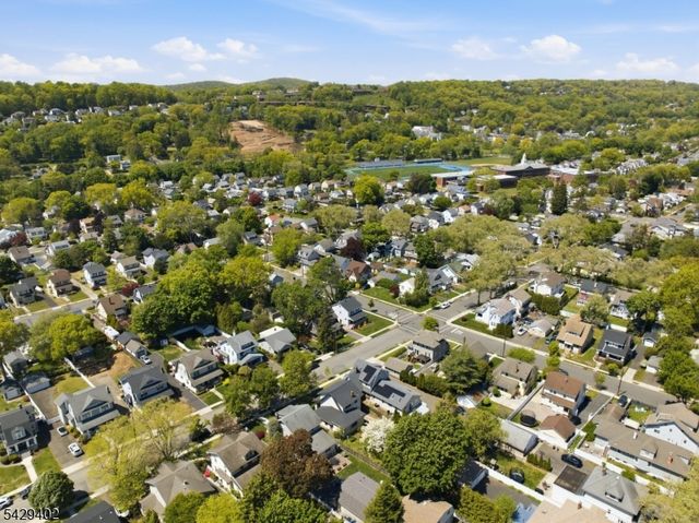 37 Buena Vista Ave, Hawthorne Boro, NJ 07506