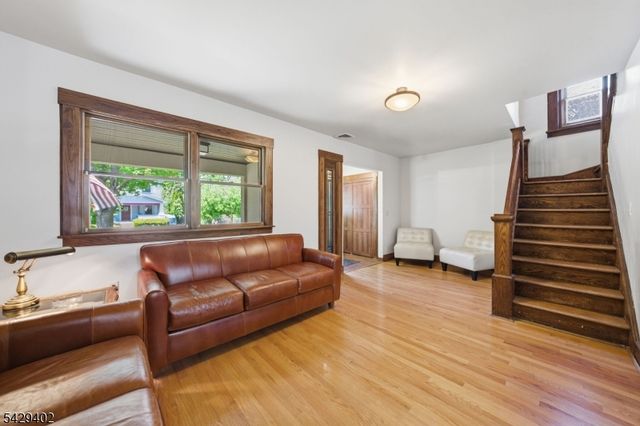 37 Buena Vista Ave, Hawthorne Boro, NJ 07506