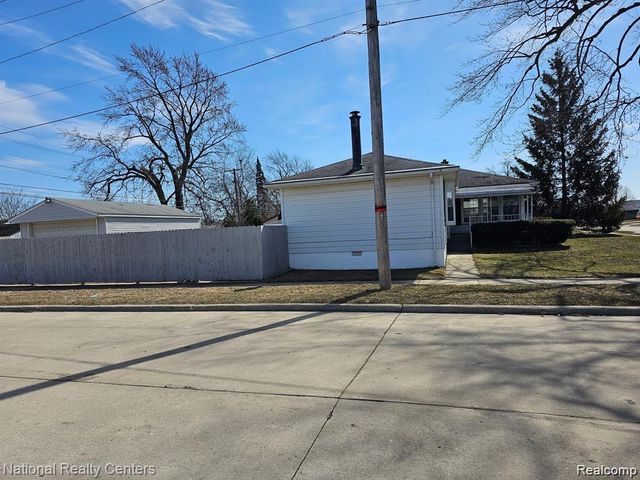 13621 MULBERRY Street, Southgate, MI 48195