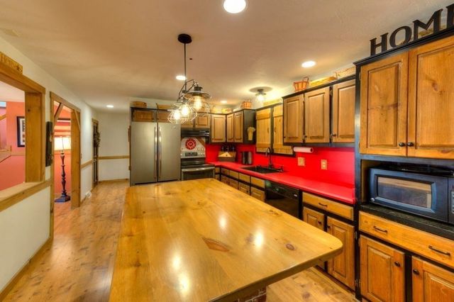 352 Lake Ave., Worcester, MA 01604