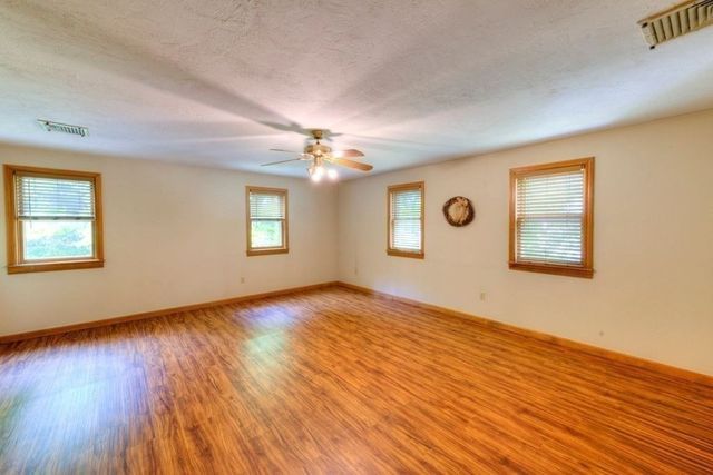 352 Lake Ave., Worcester, MA 01604