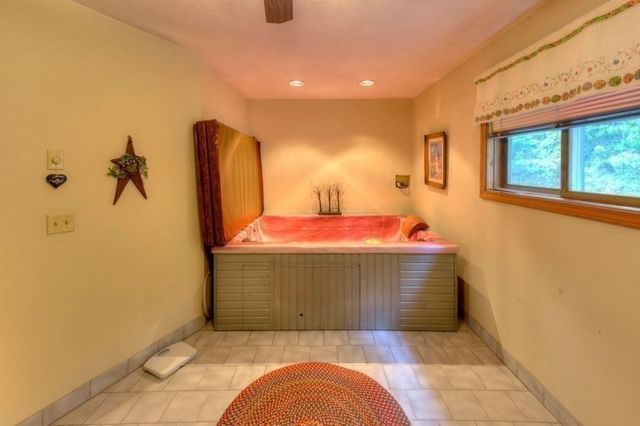 352 Lake Ave., Worcester, MA 01604