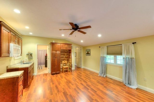 352 Lake Ave., Worcester, MA 01604