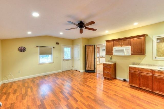 352 Lake Ave., Worcester, MA 01604