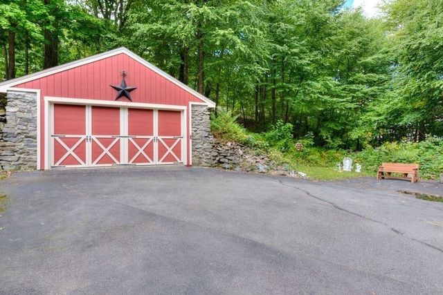 352 Lake Ave., Worcester, MA 01604