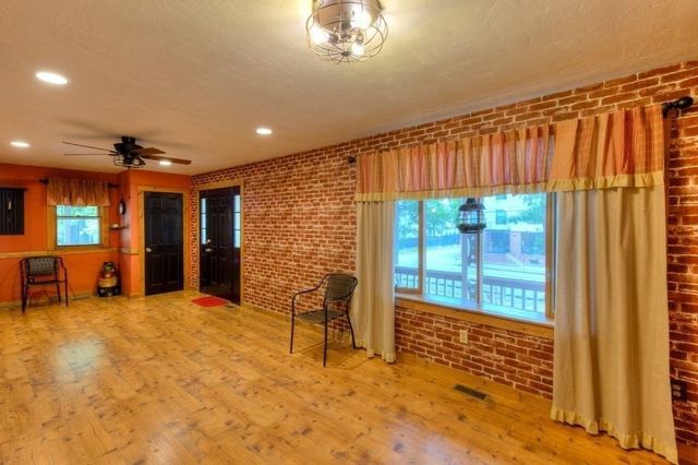 352 Lake Ave., Worcester, MA 01604