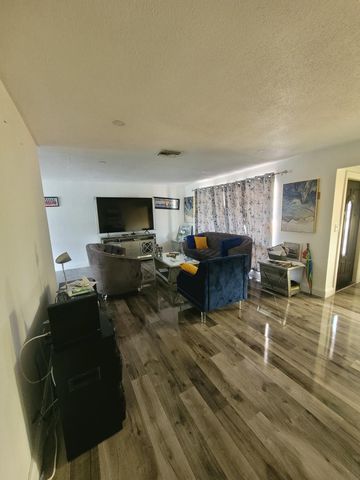 6641 Emerald Lake Drive, Miramar, FL 33023