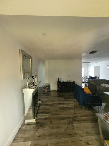 6641 Emerald Lake Drive, Miramar, FL 33023