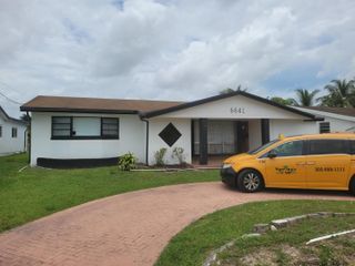 6641 Emerald Lake Drive, Miramar, FL 33023