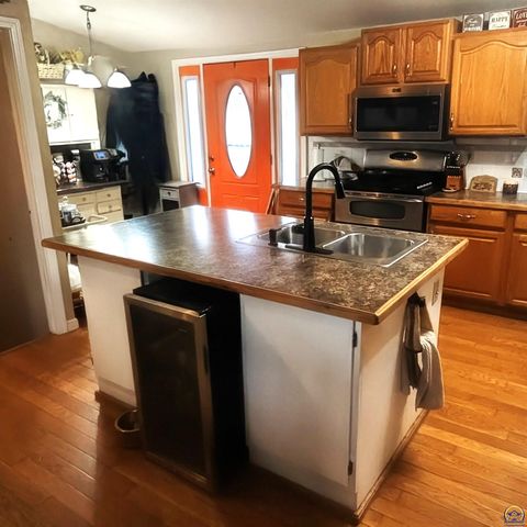 251 Road 200, Emporia, KS 66801