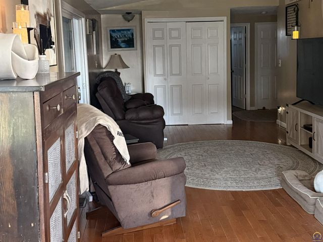 251 Road 200, Emporia, KS 66801