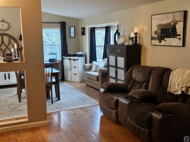 251 Road 200, Emporia, KS 66801