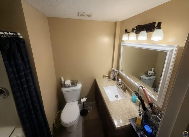 251 Road 200, Emporia, KS 66801