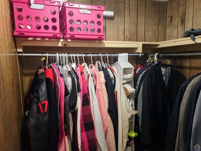 251 Road 200, Emporia, KS 66801