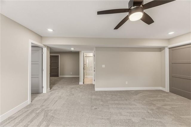 820 SE Partridge Lane, Blue Springs, MO 64014