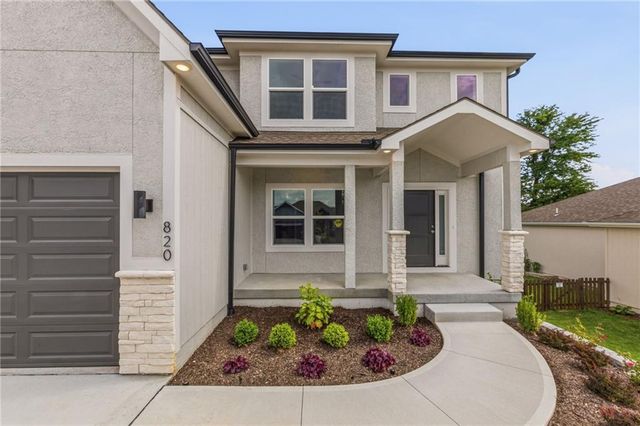 820 SE Partridge Lane, Blue Springs, MO 64014