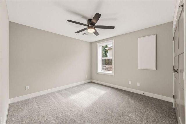 820 SE Partridge Lane, Blue Springs, MO 64014