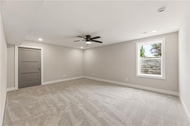 820 SE Partridge Lane, Blue Springs, MO 64014