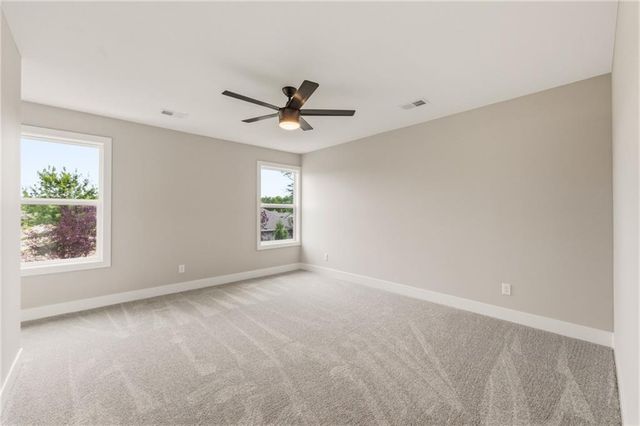 820 SE Partridge Lane, Blue Springs, MO 64014