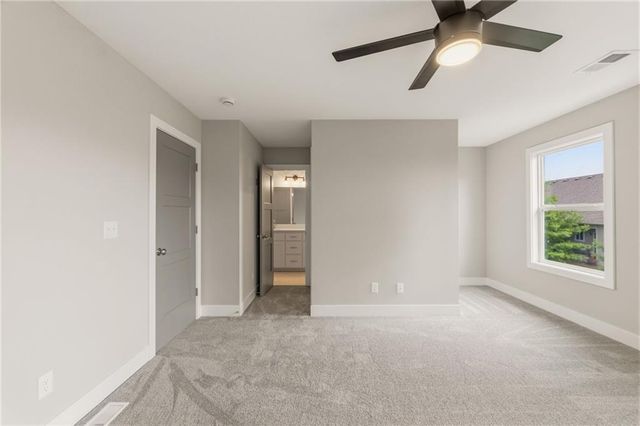 820 SE Partridge Lane, Blue Springs, MO 64014