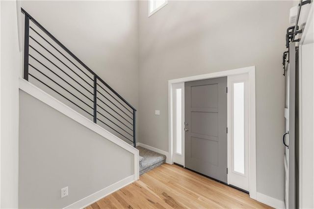 820 SE Partridge Lane, Blue Springs, MO 64014