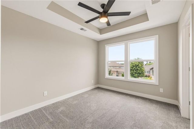 820 SE Partridge Lane, Blue Springs, MO 64014